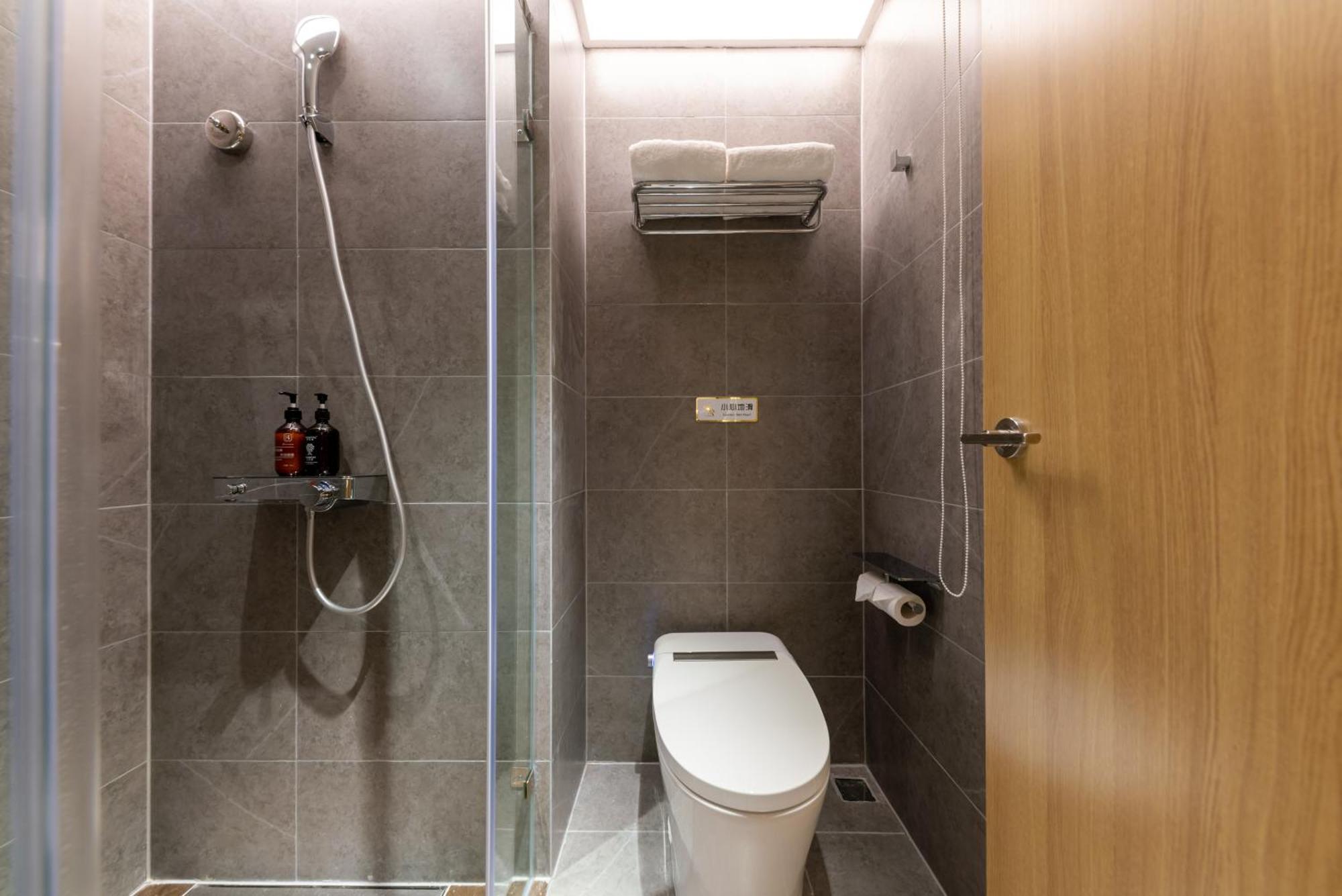 Jingfang Building Smart Hotel - Located In The Busiest Part Of The Downtown Area, Near Beijing Tiananmen Square And The Forbidden City,Wangfujing Shopping Street ,Newly Opened Hotel,Provide Free Laundry Service,Provide Tourism And Ticketing Services Dış mekan fotoğraf